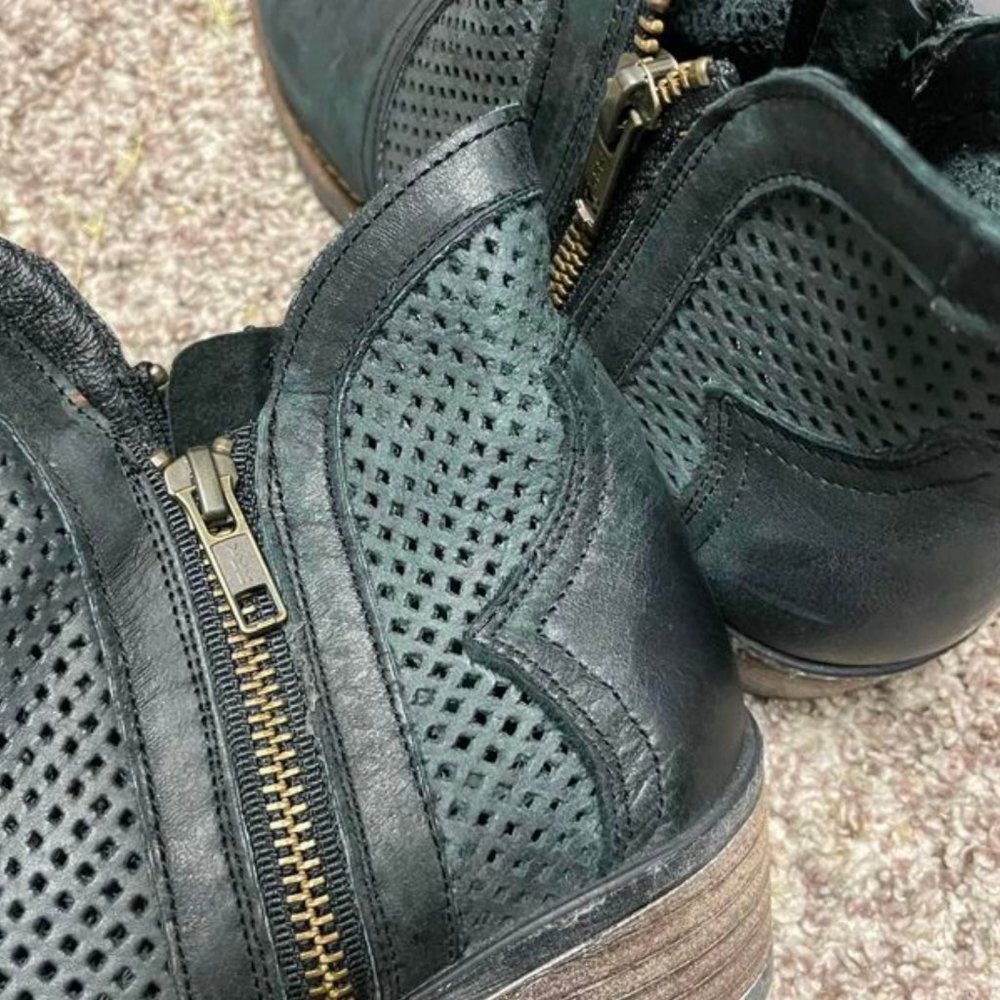 Sterling River Leather Booties - size 9 - Picture 4 of 5